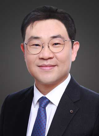 Roy S. Kim